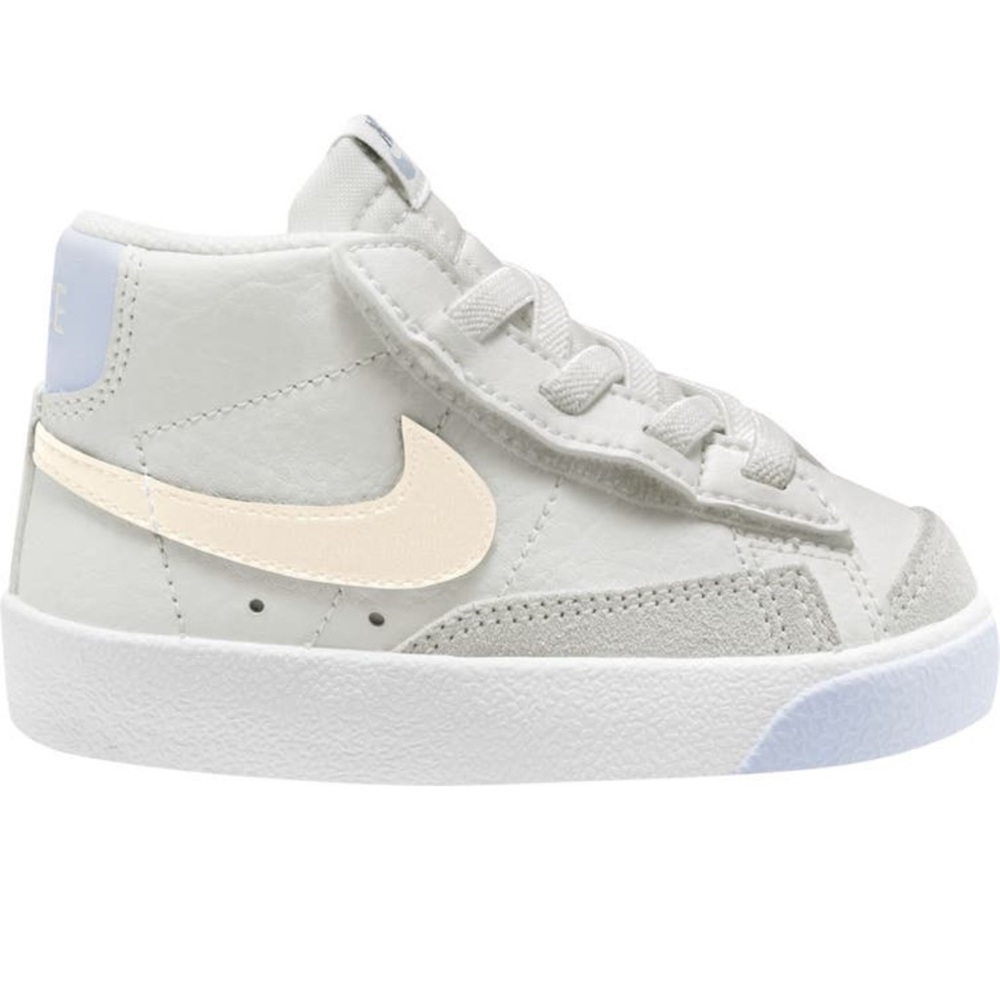 Brand new Nike KIDS BLAZER MID 77 Sneaker size 9m toddler